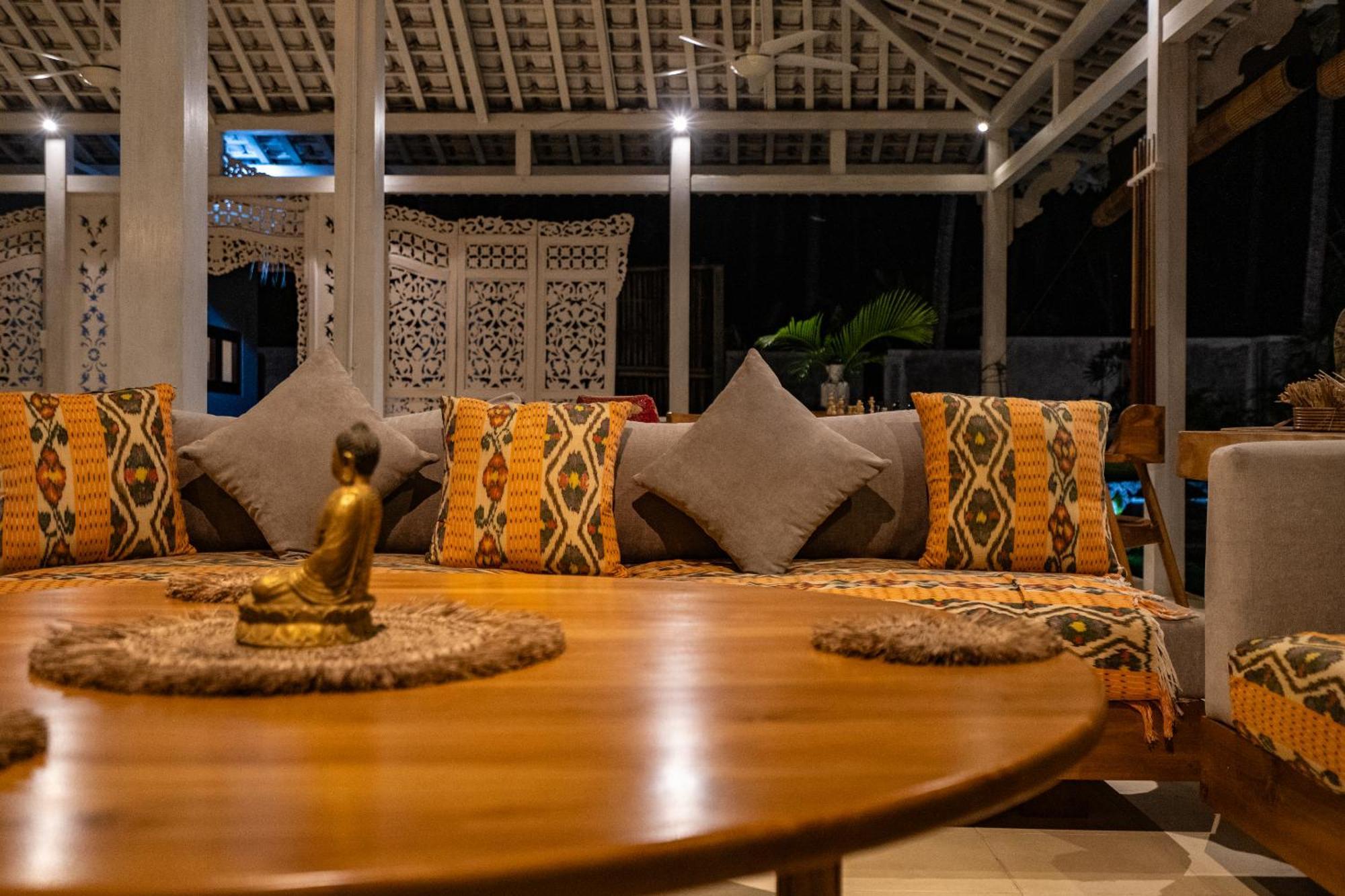 Senang Resort Tianyar ภายนอก รูปภาพ